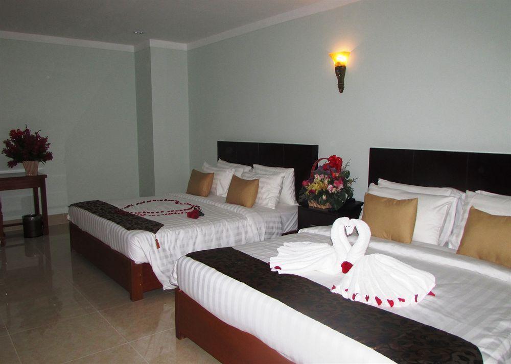 Sen Han Hotel Phnom Penh Exterior photo