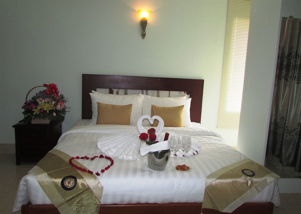 Sen Han Hotel Phnom Penh Exterior photo