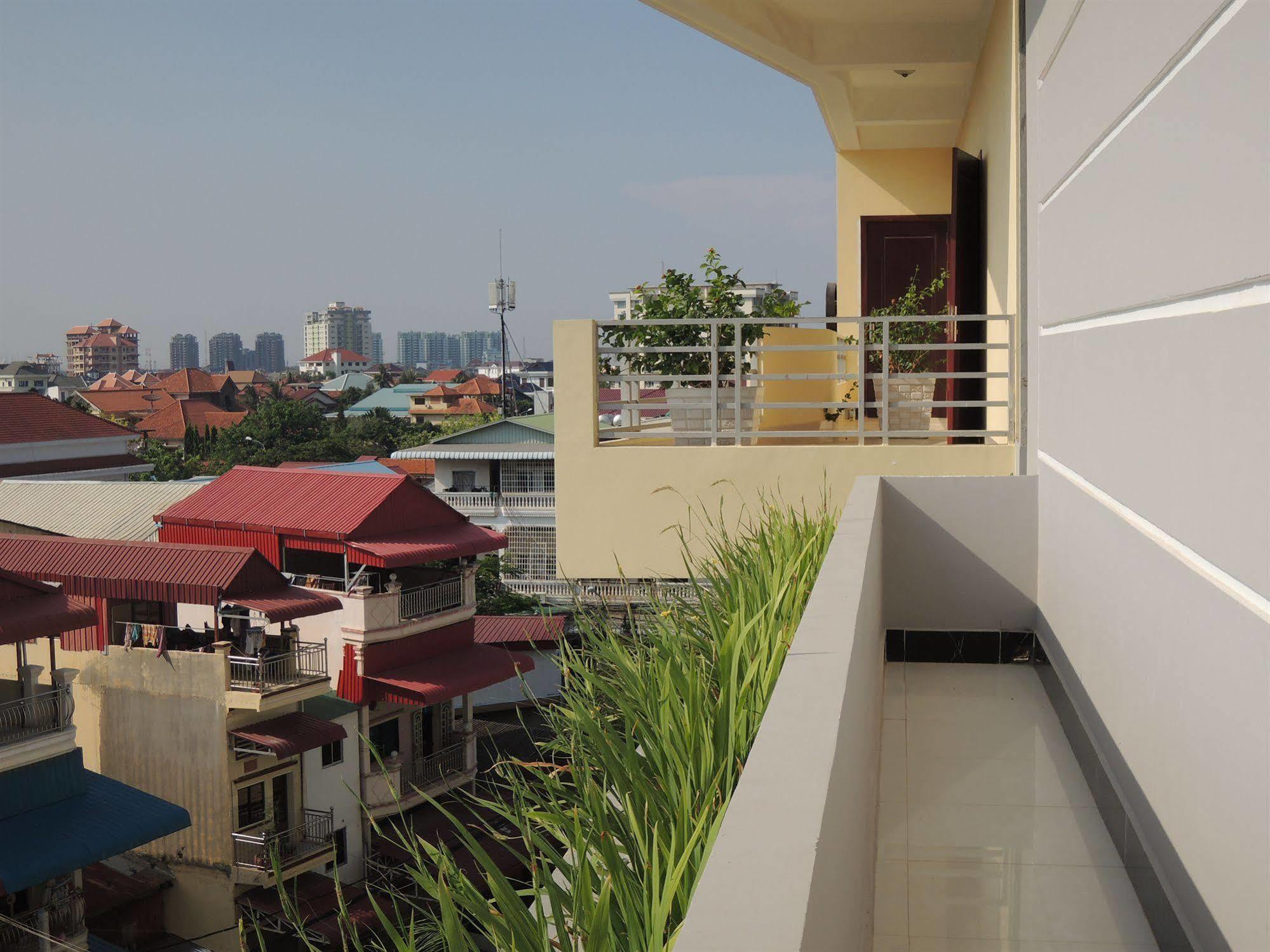 Sen Han Hotel Phnom Penh Exterior photo