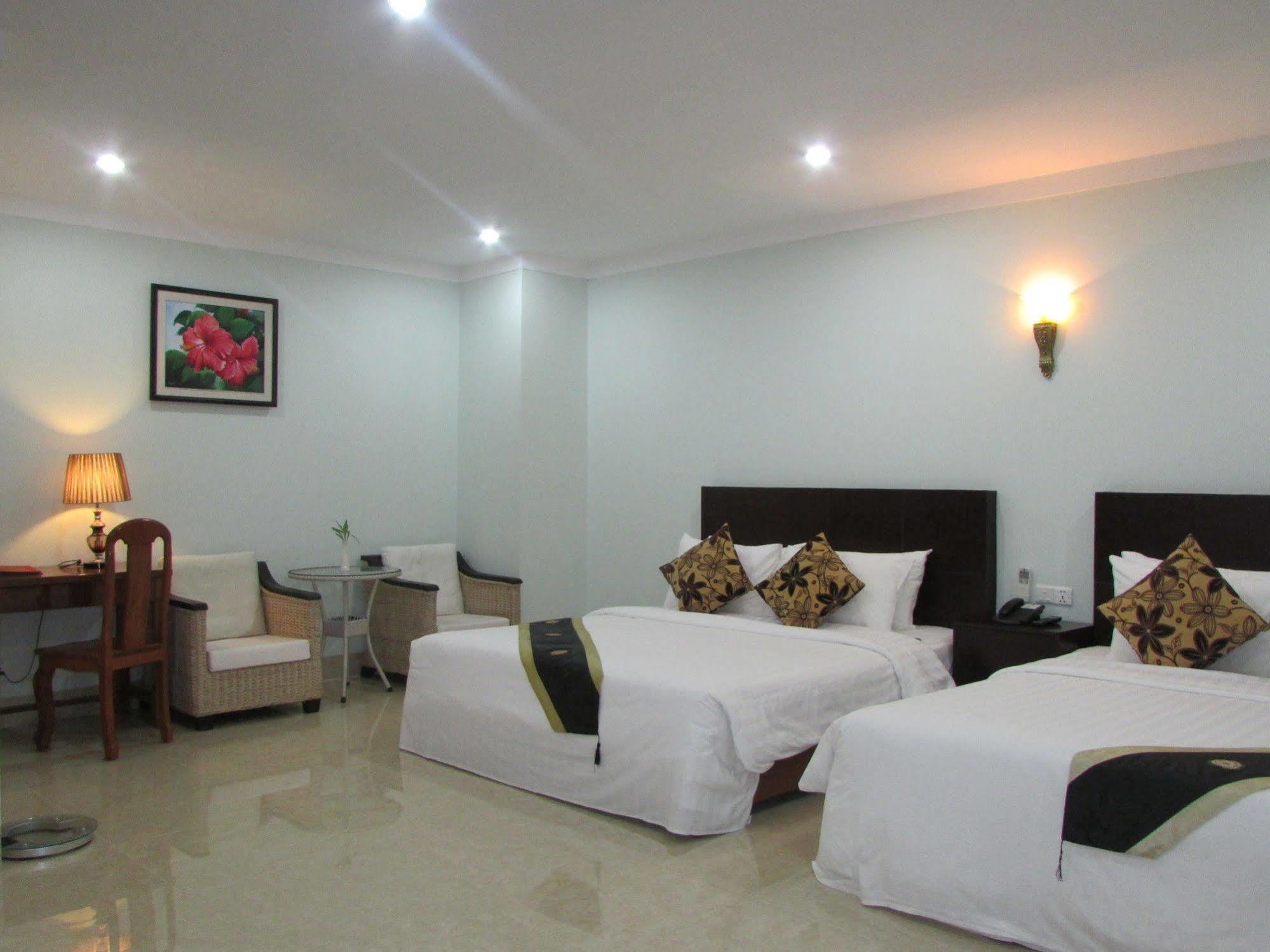 Sen Han Hotel Phnom Penh Exterior photo