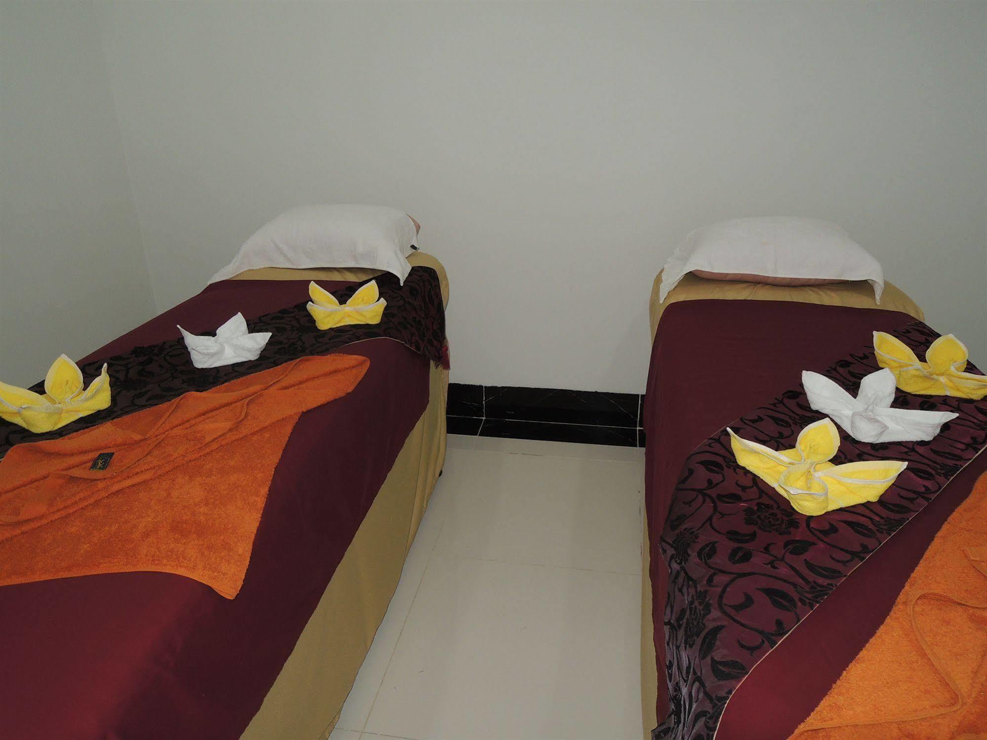 Sen Han Hotel Phnom Penh Exterior photo