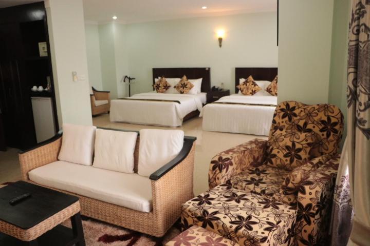 Sen Han Hotel Phnom Penh Exterior photo