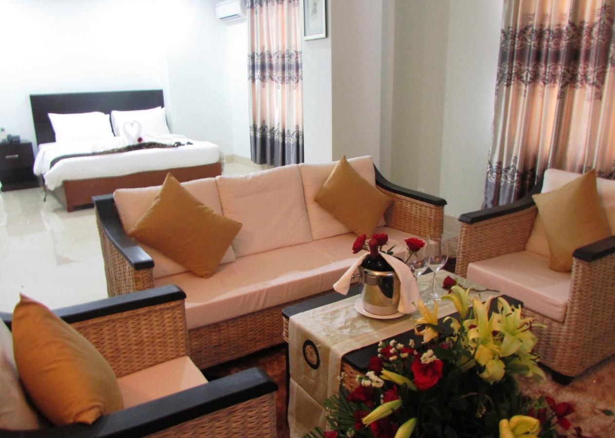 Sen Han Hotel Phnom Penh Exterior photo
