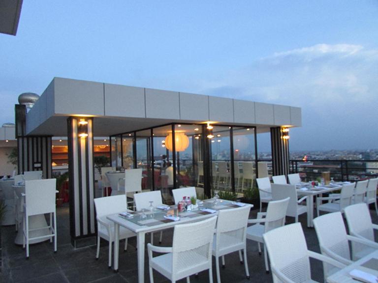 Sen Han Hotel Phnom Penh Exterior photo
