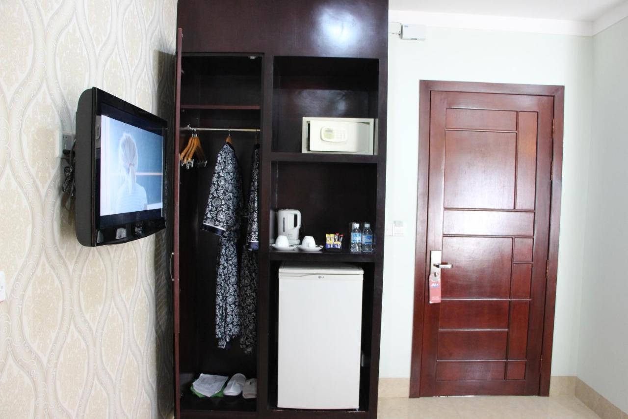 Sen Han Hotel Phnom Penh Exterior photo