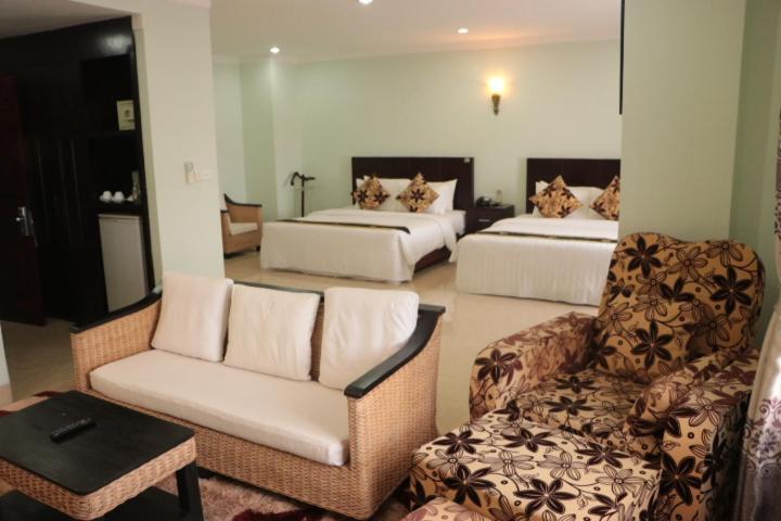 Sen Han Hotel Phnom Penh Exterior photo