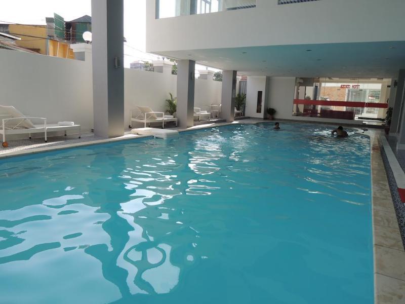 Sen Han Hotel Phnom Penh Exterior photo